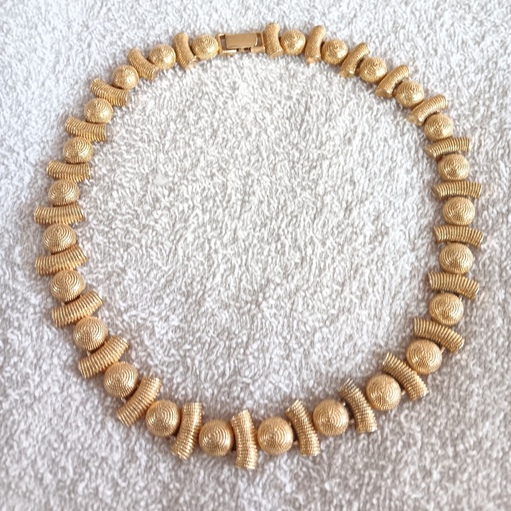 Elegant Gold Necklace 16"